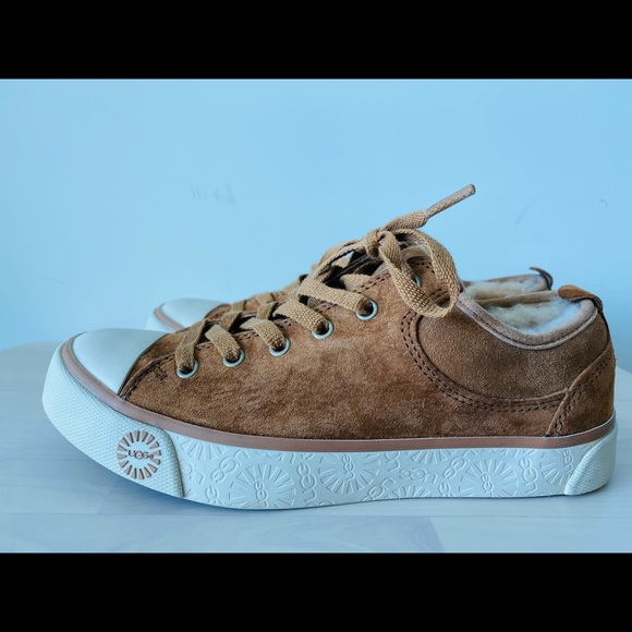 UGG sneakers - never wore - Picture 8 of 10